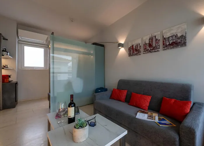 Boutie Suite, A Kalamatastay