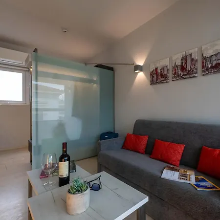 Boutie Suite, A Kalamatastay